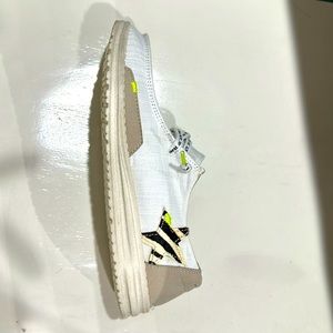 Women’s Hey Dudes Wendy Star White w/ khaki and striped star accents